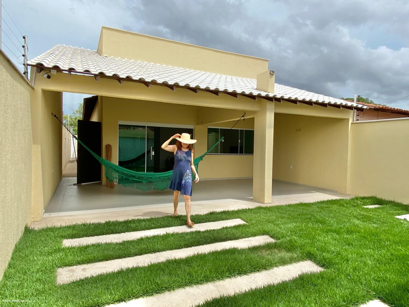 Casa à venda com 4 quartos, 248m² - Foto 1